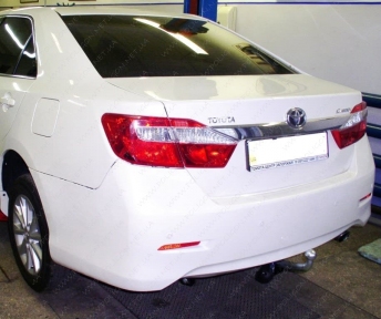Фаркоп стандартний TOYOTA Camry 50 (2011-2017)